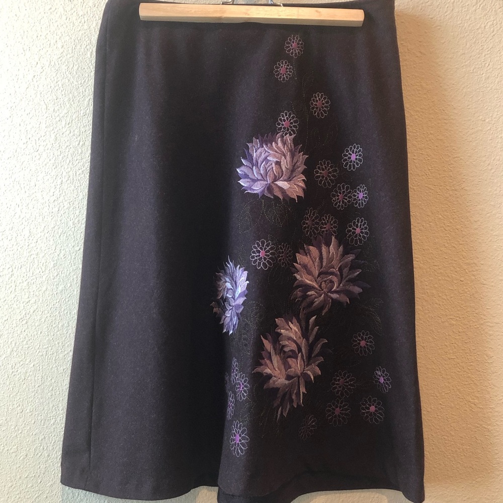 Beautiful mixed wool purple skirt